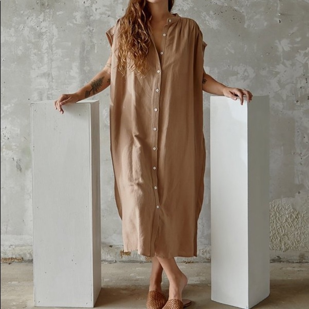 Esby Beatrice dress in cappuccino